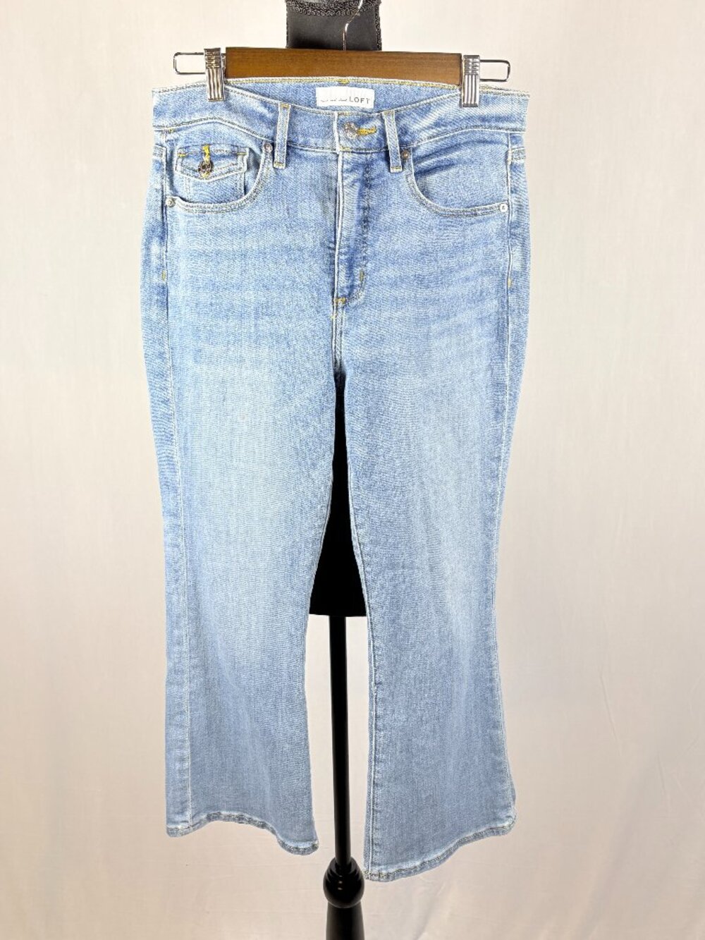 LOFT | The Kick Crop Light Wash Jeans | Women’s 29/8 | Cropped Denim Pants